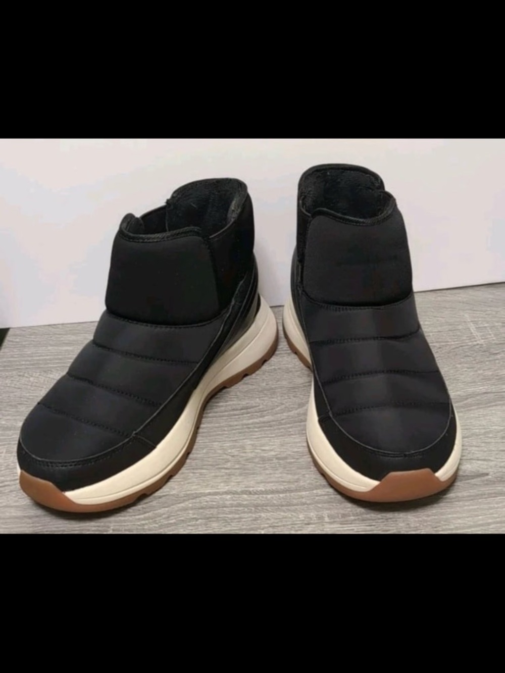 Kizik Hands Free Slip On Black Whitecap Juno 2 Low Boots - Women’s Size 10